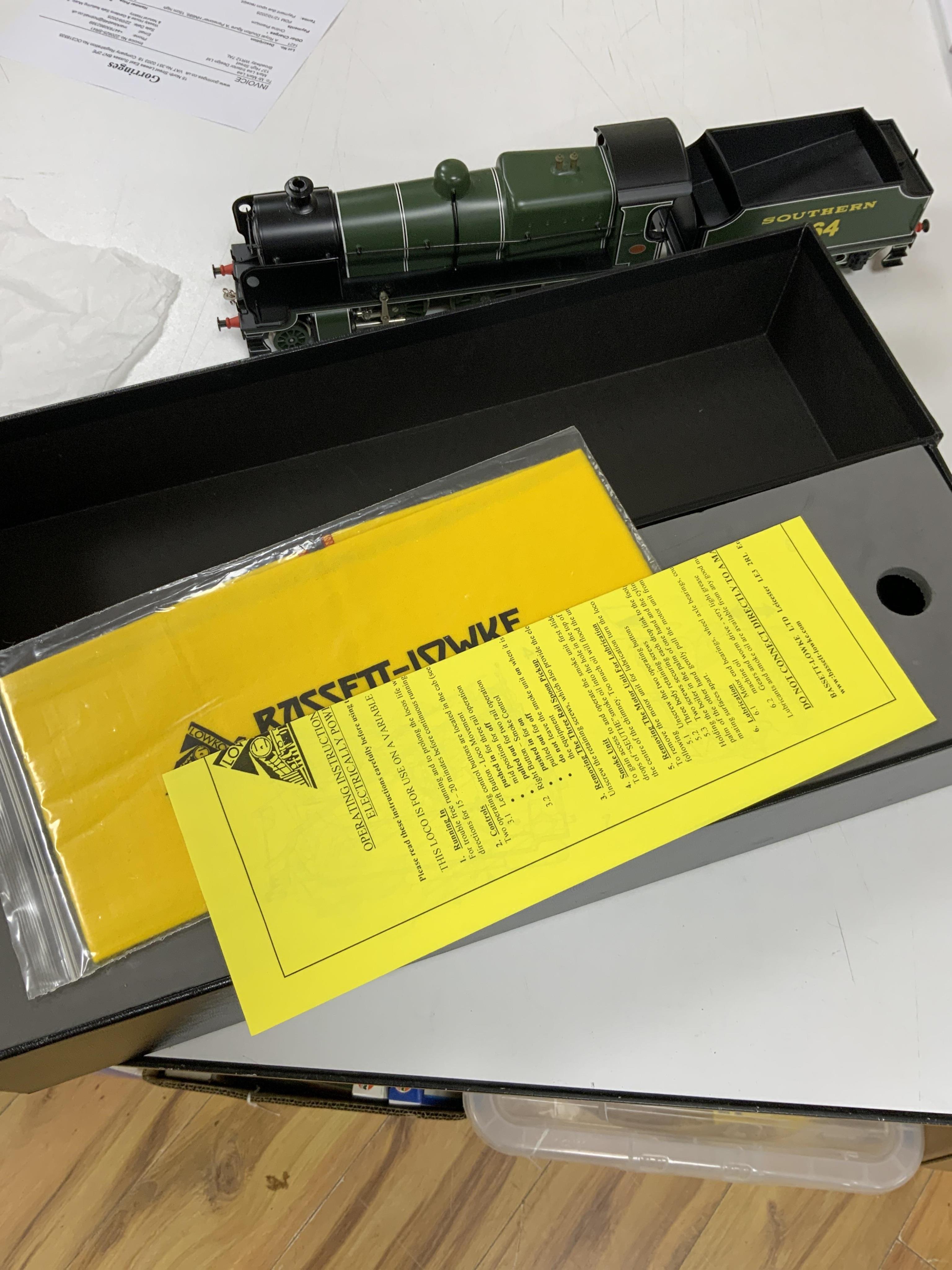 A boxed Bassett-Lowke by Corgi 0 gauge tinplate Southern Railway Maunsell N class 2-6-0 tender locomotive, 1864, in green livery, a special limited release, with option for two or three rail running, with instruction lea